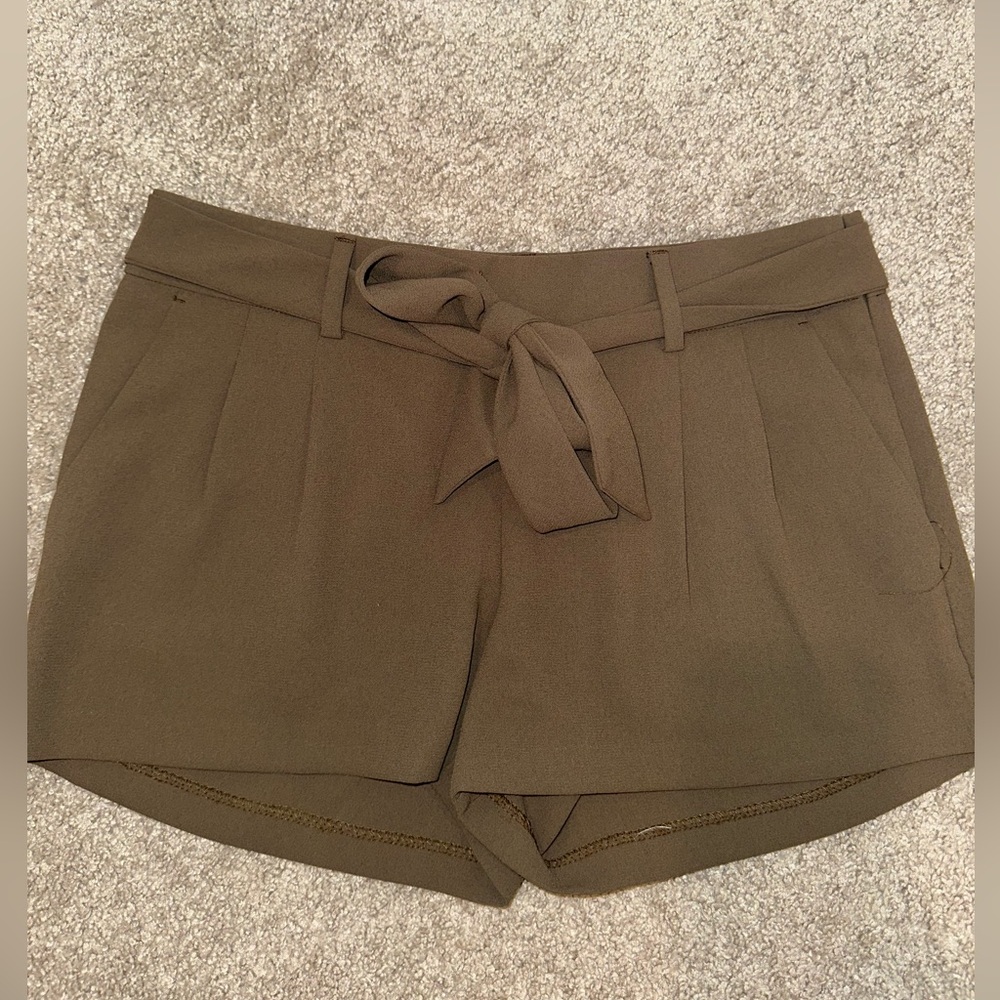 Olive Green Express Dress Shorts with Tie size 2